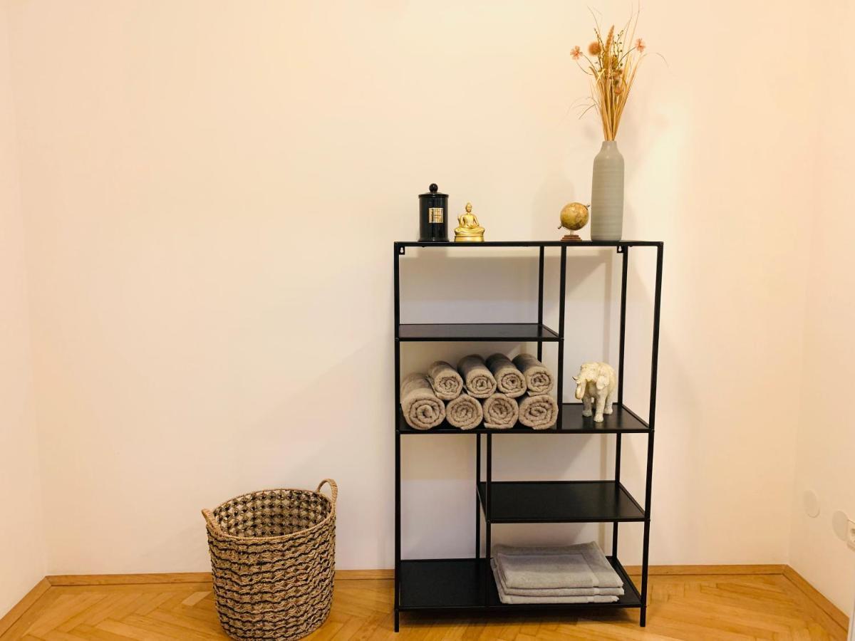 Ruhige Wohnung Im Gasometer Wien *Wifi*U3*Netflix* Buitenkant foto